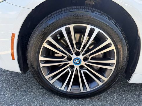 Used 2019 BMW 530e xDrive AWD/4WD image 6