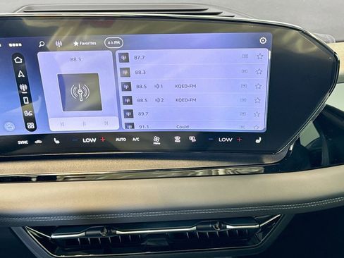 New 2027 Audi Q6 e-tron Premium image 13