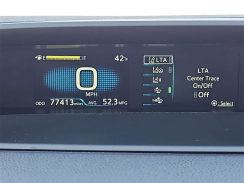 Used 2021 Toyota Prius LE image 19