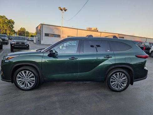Used 2023 Toyota Highlander Platinum AWD/4WD image 3