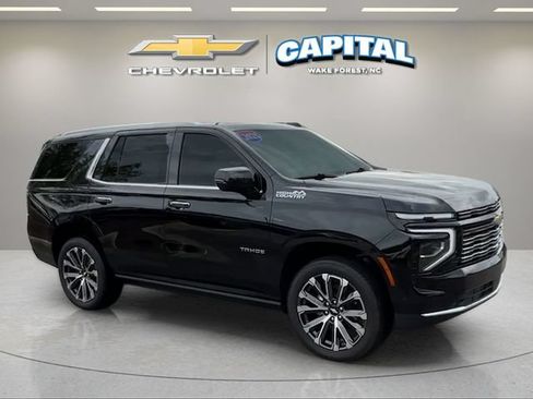 Used 2025 Chevrolet Tahoe High Country AWD/4WD image 7