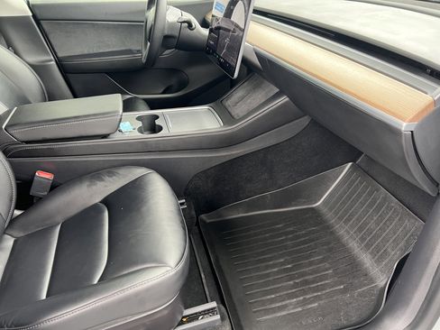 Used 2021 Tesla Model Y Long Range image 23