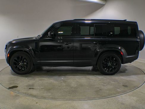 Used 2023 Land Rover Defender 130 SE AWD/4WD image 2