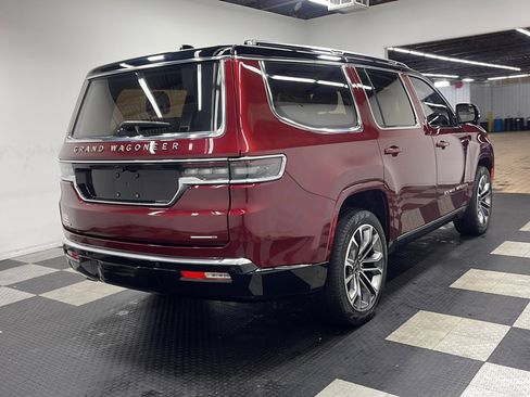 Used 2023 Jeep Grand Wagoneer Series III w/ HD Trailer Tow Package AWD/4WD image 4