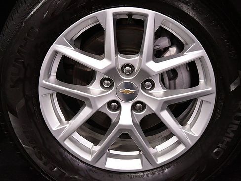 Used 2024 Chevrolet Equinox LT image 9