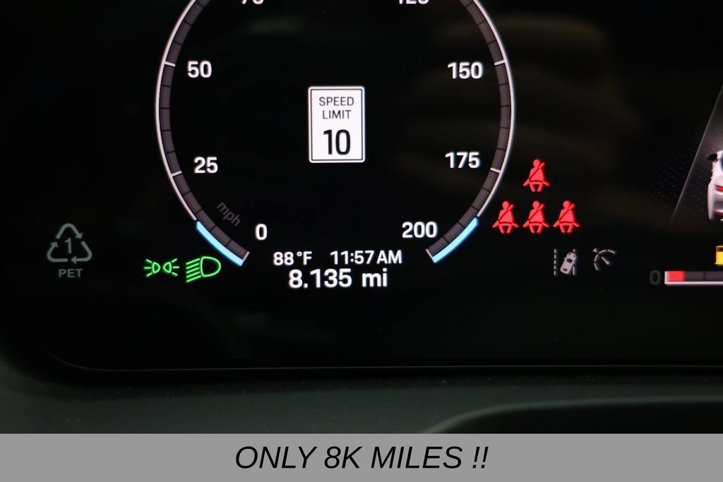 Used 2026 Porsche Panamera image 5