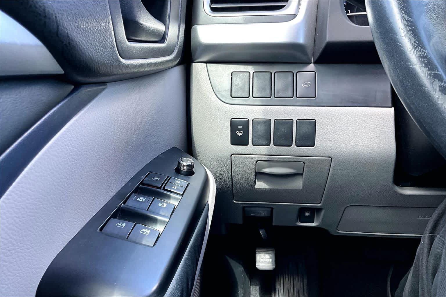 Used 2015 Toyota Highlander Plus FWD image 32