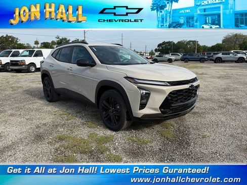 New 2026 Chevrolet Trax ACTIV w/ Driver Confidence Package FWD image 1