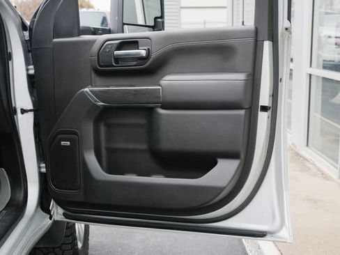 Used 2020 Chevrolet Silverado 2500 LTZ w/ LTZ Plus Package image 33