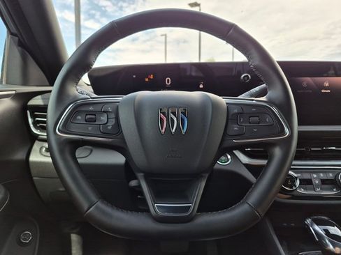Certified 2024 Buick Envista Sport Touring w/ Convenience I Package FWD image 12