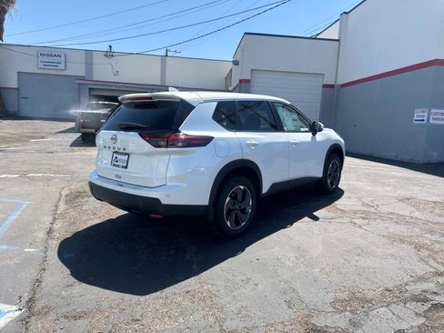 New 2025 Nissan Rogue SV FWD image 5