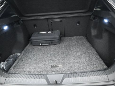 Used 2023 Volkswagen ID.4 Pro S image 32