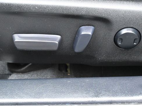 Used 2016 Toyota Camry LE image 3