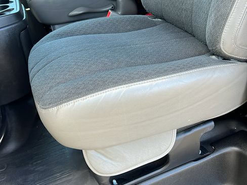 Certified 2022 Chevrolet Express 2500 w/ Driver Convenience Package image 15