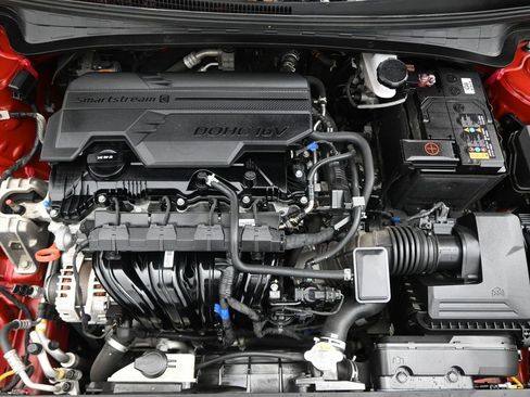 Used 2022 Hyundai Elantra Limited image 30