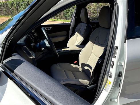Used 2026 Volvo XC60 B5 Plus w/ Protection Package Premier AWD/4WD image 34