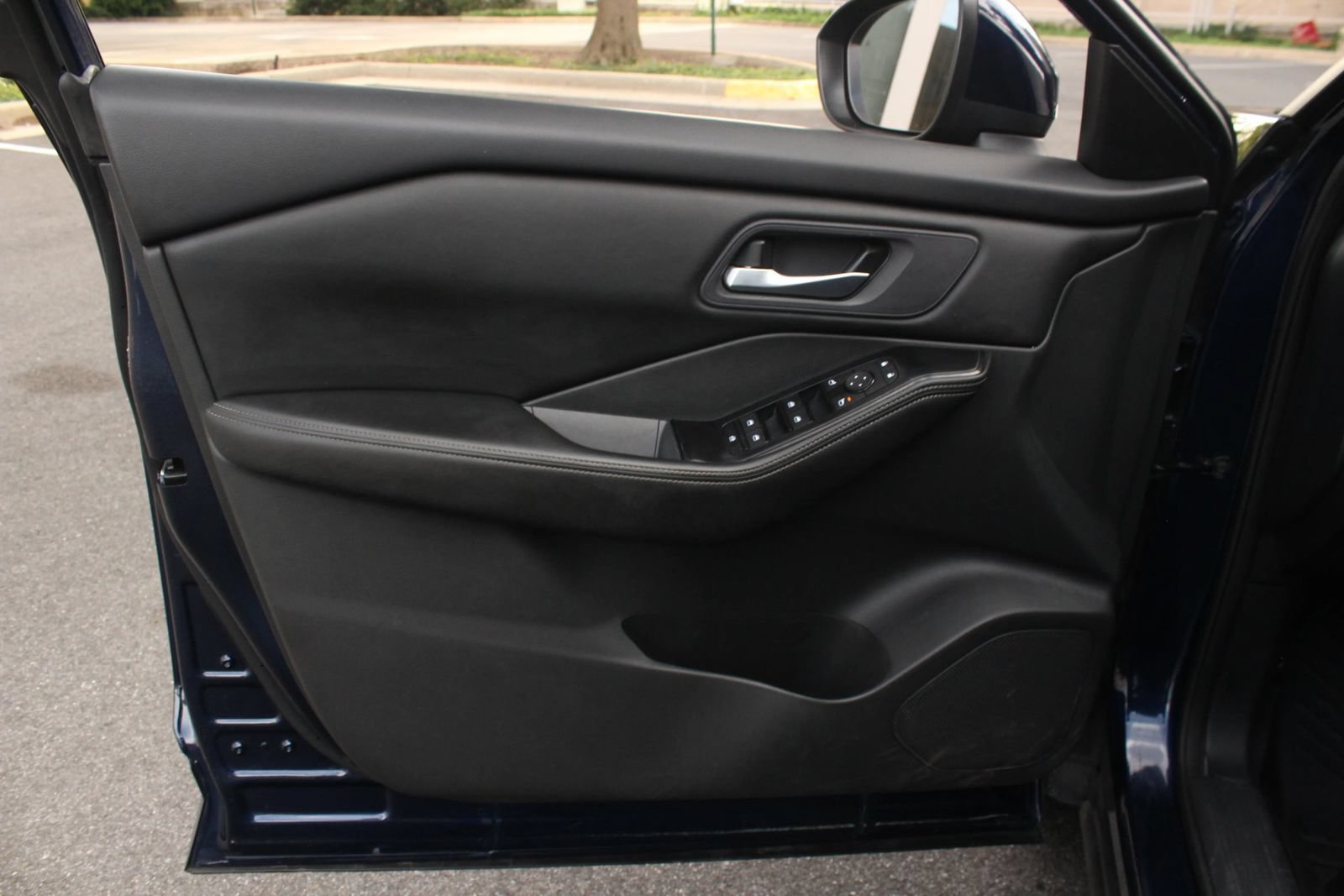 Used 2024 Nissan Rogue SV AWD/4WD image 15