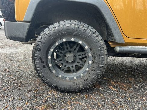 Used 2014 Jeep Wrangler Unlimited Sport w/ Connectivity Group image 14