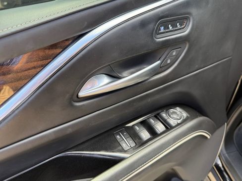 Used 2022 Cadillac Escalade Sport Platinum AWD/4WD image 14
