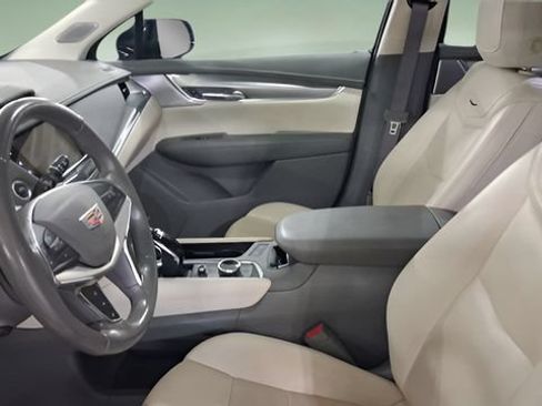 Used 2021 Cadillac XT5 Premium Luxury FWD image 9