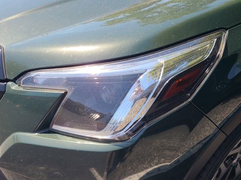 Used 2023 Subaru Forester Premium image 4