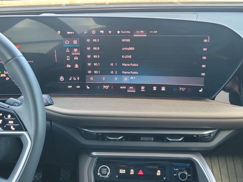 Used 2025 Audi Q5 Premium w/ Convenience Package AWD/4WD image 24