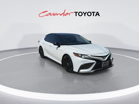 Used 2021 Toyota Camry XSE w/ Navigation Package FWD image 2