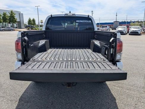 Used 2020 Toyota Tacoma TRD Sport AWD/4WD image 13