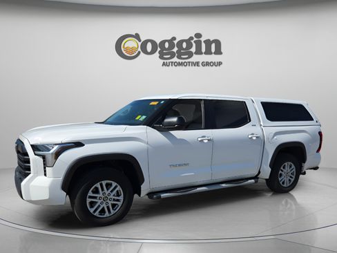 Used 2024 Toyota Tundra SR5 w/ SR5 Premium Package RWD image 1