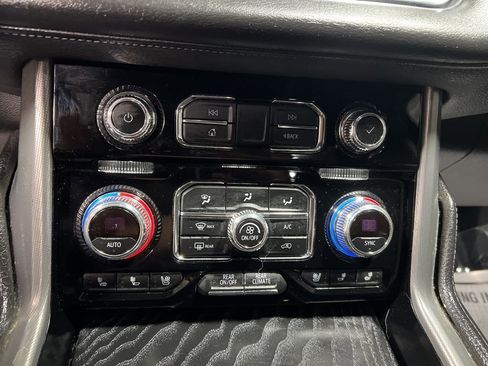 Used 2021 GMC Yukon Denali w/ Denali Premium Package image 22