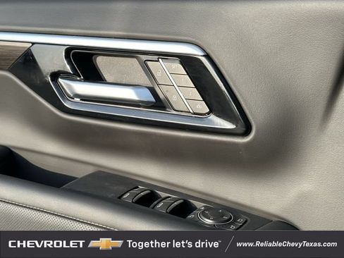 New 2026 Chevrolet Suburban Premier AWD/4WD image 23