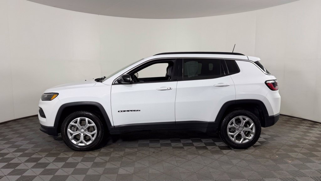 Used 2024 Jeep Compass Latitude AWD/4WD image 5