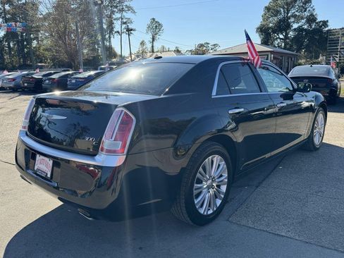 Used 2013 Chrysler 300 C image 5