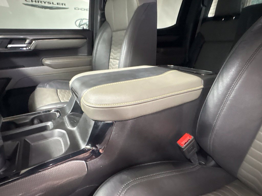 Used 2025 Chevrolet Silverado 1500 ZR2 w/ Technology Package AWD/4WD image 26