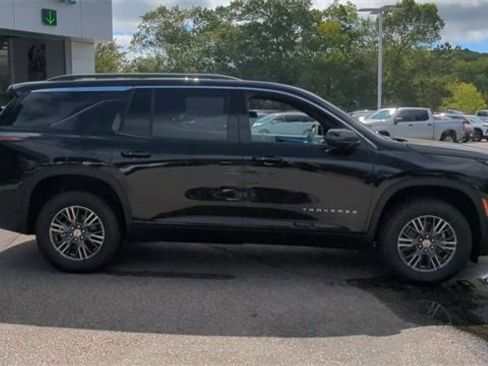 New 2026 Chevrolet Traverse LT w/ LPO, Floor Liner Package image 9