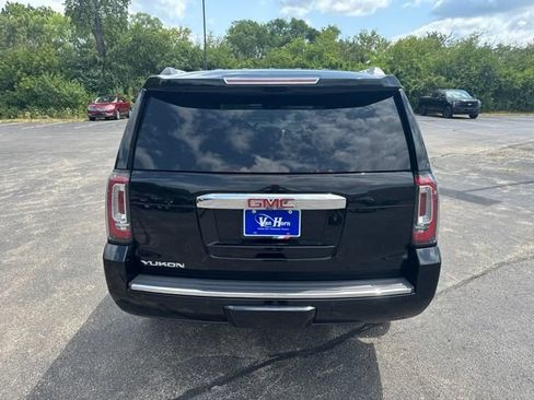 Used 2017 GMC Yukon Denali w/ Open Road Package AWD/4WD image 13