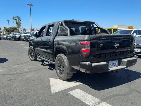 Used 2023 Nissan Frontier SV w/ Midnight Edition Package RWD image 8