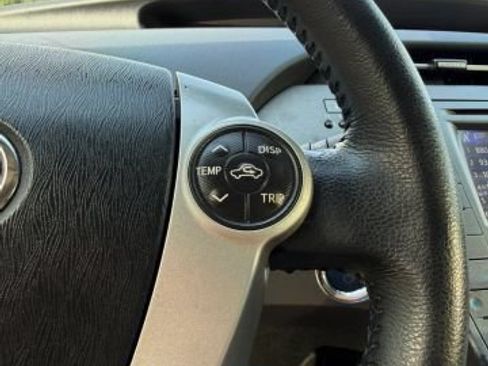 Used 2014 Toyota Prius Four FWD image 19