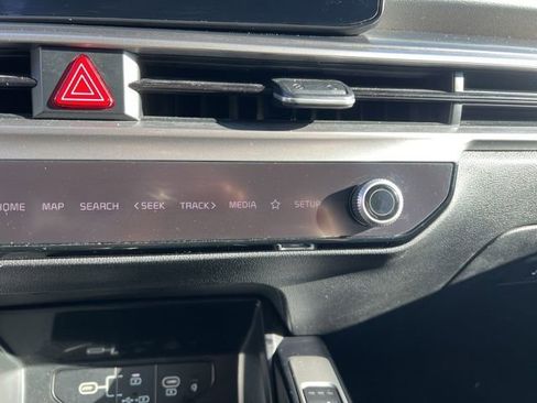 Used 2024 Kia Sorento S image 22