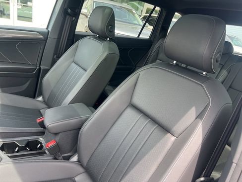 Used 2023 Volkswagen Tiguan SE R-Line AWD/4WD image 14