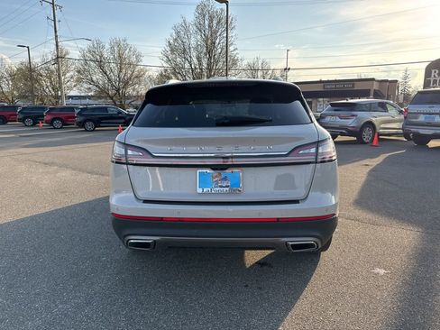 Used 2023 Lincoln Nautilus Reserve image 4