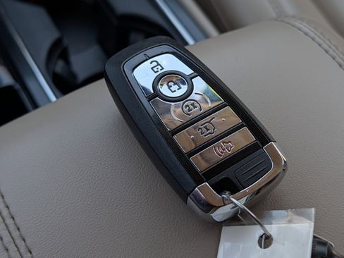 Used 2021 Lincoln Corsair FWD w/ Convenience Package image 35