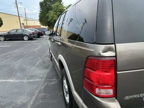 Used 2002 Ford Explorer XLT image 5