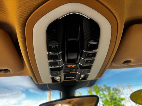 Used 2013 Porsche Cayenne AWD/4WD image 17
