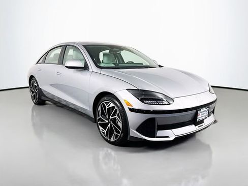Used 2024 Hyundai Ioniq 6 SEL AWD/4WD image 10