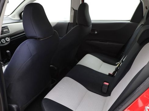 Used 2012 Toyota Yaris L image 10