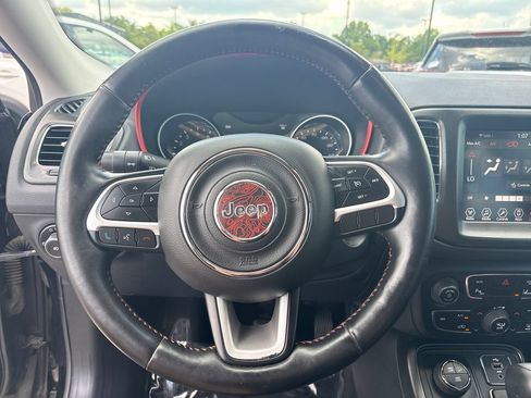 Used 2018 Jeep Compass Trailhawk w/ Leather Interior Group AWD/4WD image 16