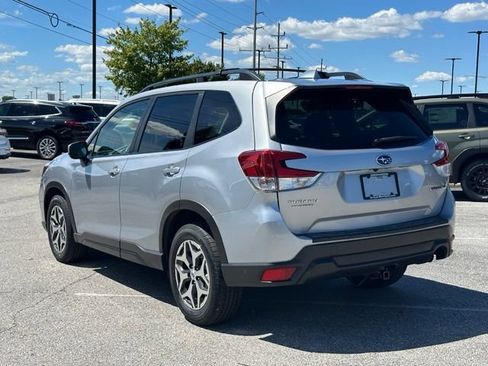 Used 2019 Subaru Forester Premium AWD/4WD image 5