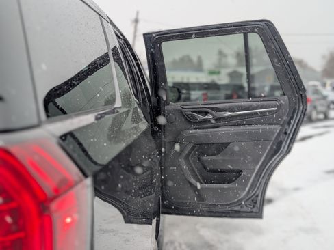 Used 2024 GMC Yukon Denali image 53