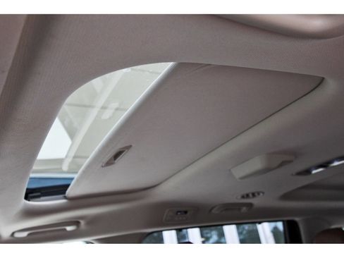 Used 2025 Kia Carnival SX w/ SX Dark Edition Package FWD image 28